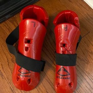 Century Classic Martial Arts foot gear Shields- size 10